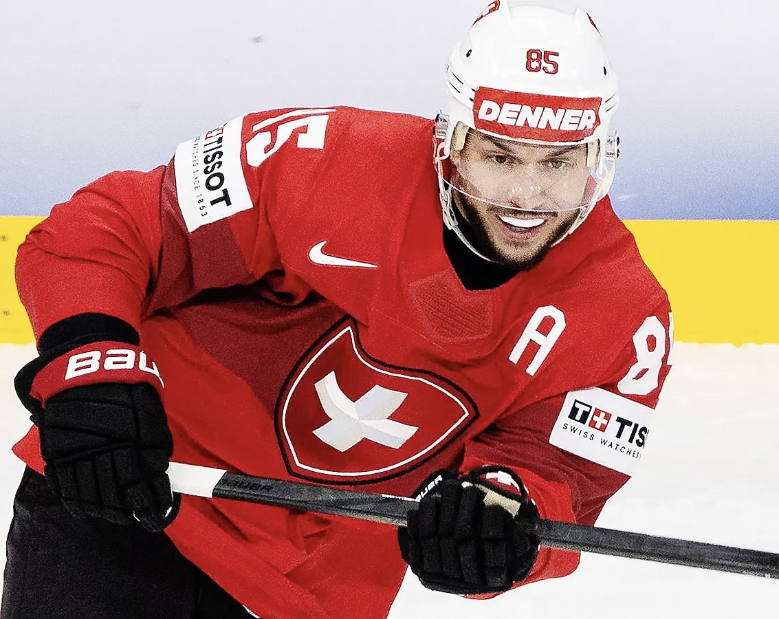 Свен Андрігетто визнаний найкращим хокеїстом року за версією IIHF. Швейцарець випередив Свеймена, Пастрняка й інших зірок. Деталі голосування та здобутки Андрігетто у сезоні 2024/2025.
